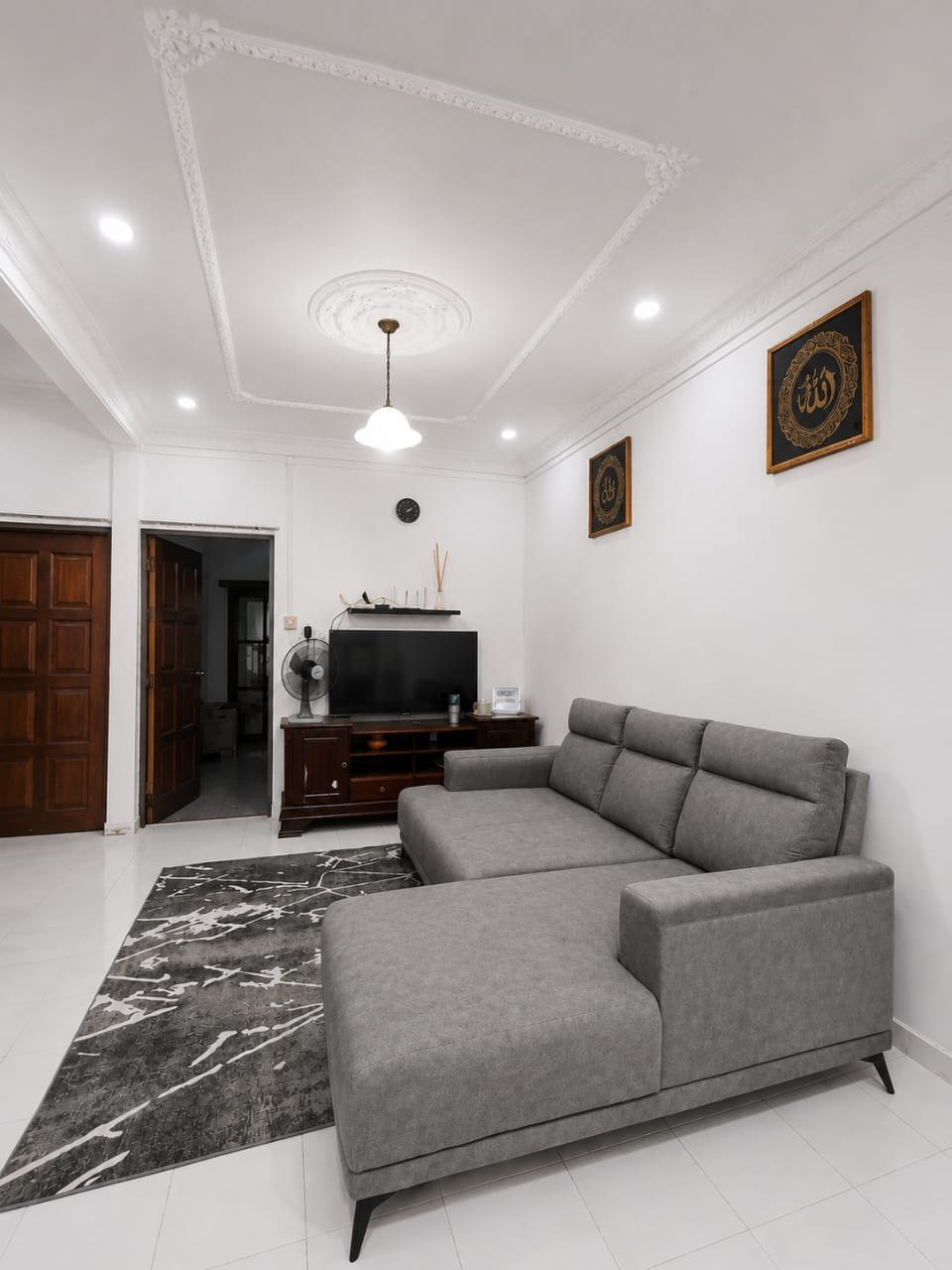 Ruang keluarga bawah
